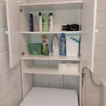 شقة Jase